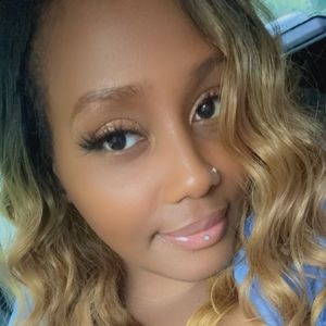 Meet your Posher, Amiana